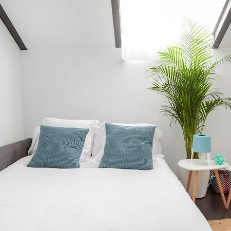 Modern Top Floor Loft At Malasana'S Heart Madrid Eksteriør billede