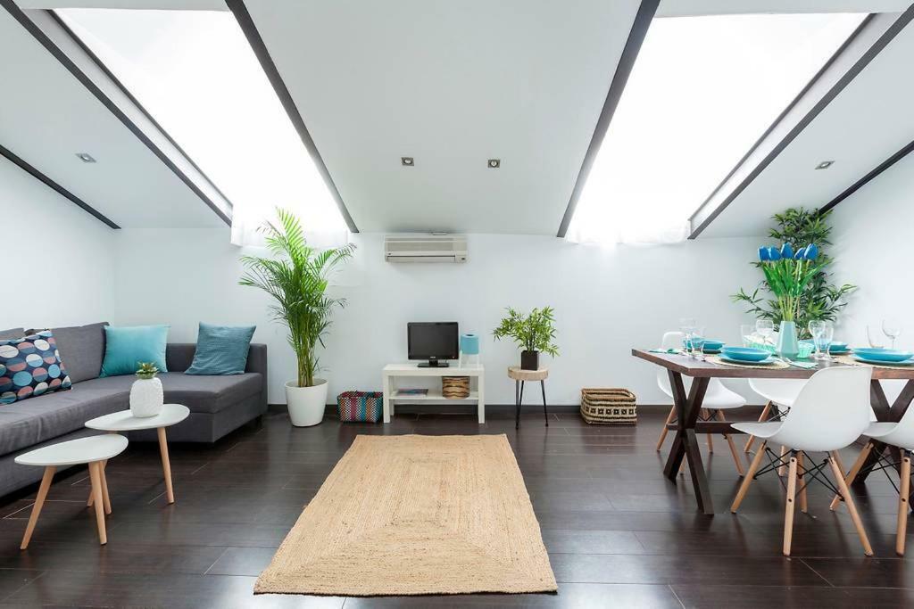 Modern Top Floor Loft At Malasana'S Heart Madrid Eksteriør billede